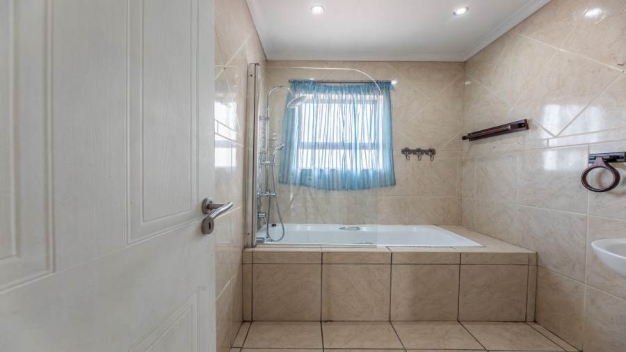 3 Bedroom Property for Sale in Parklands Western Cape